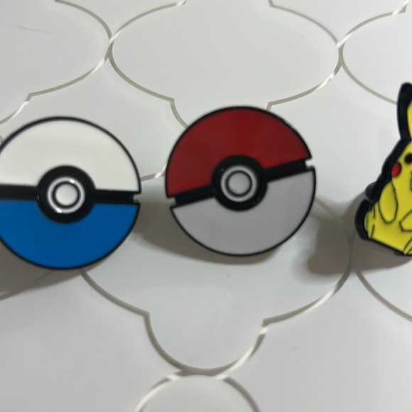 Anime brooches/set of five ready to be shipped 🦸🏽‍♀️. - Picture 2 of 4